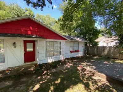 626 W Rigdon Street, Carbondale, IL 62901 - #1