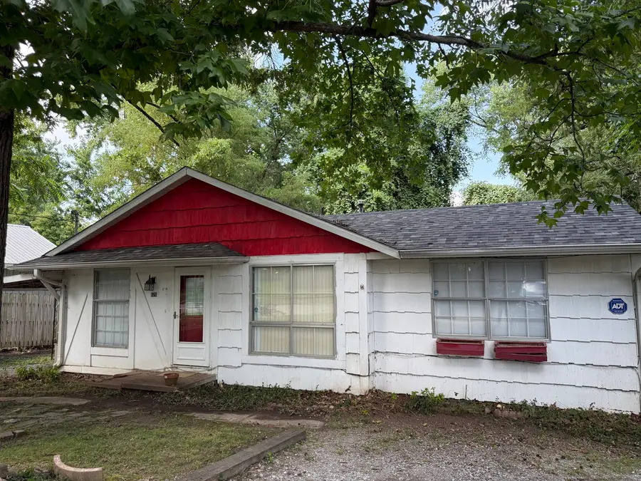 626 W Rigdon Street, Carbondale, IL 62901 - #2