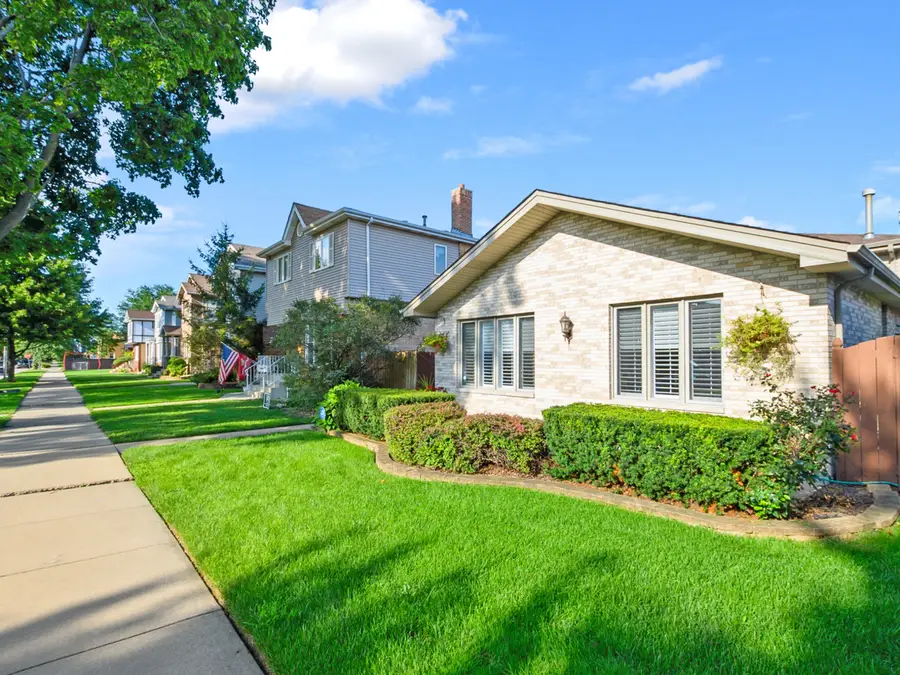 10633 S Whipple Street, Chicago, IL 60655 - #2