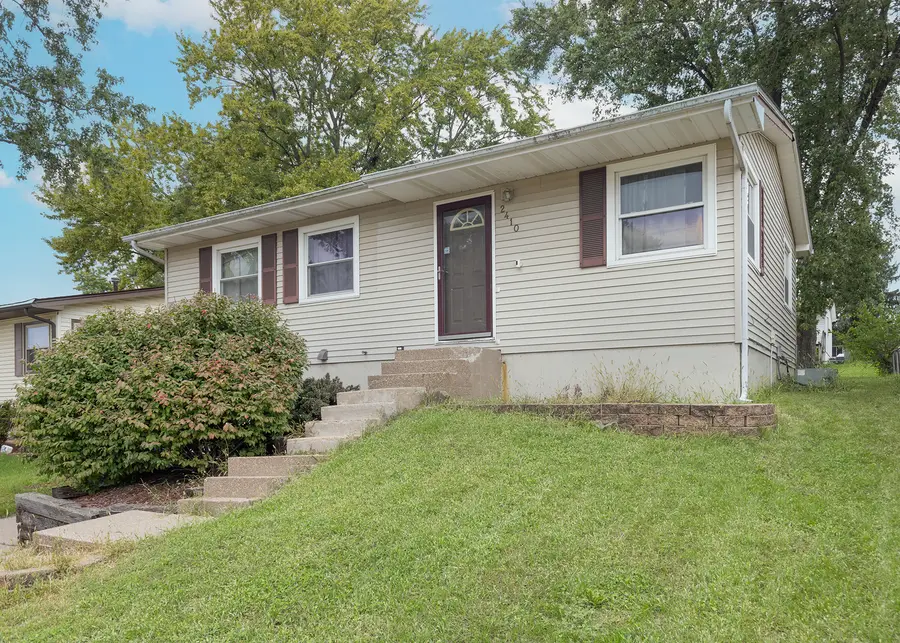 2410 W 58th Street, Davenport, IA 52806 - #2