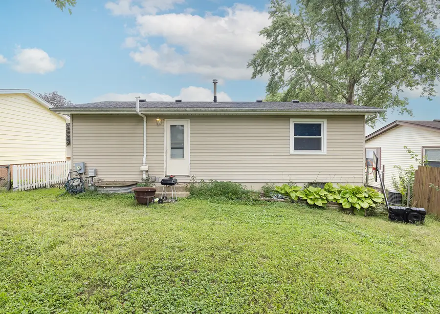 2410 W 58th Street, Davenport, IA 52806 - #3