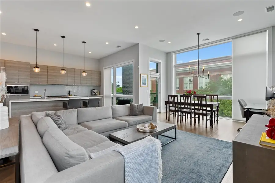 2145 W Augusta Boulevard #3PH, Chicago, IL 60622 - #2