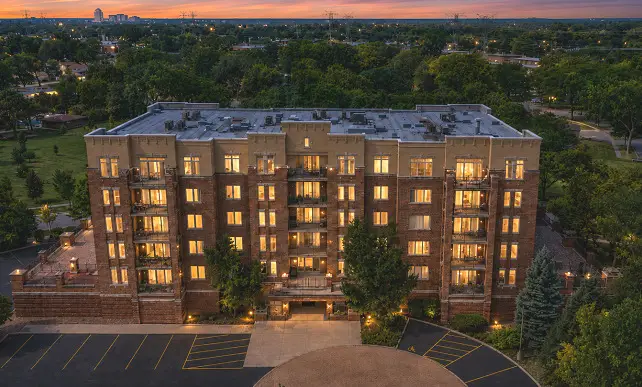 615 Perrie Drive #201, Elk Grove Village, IL 60007 - #1
