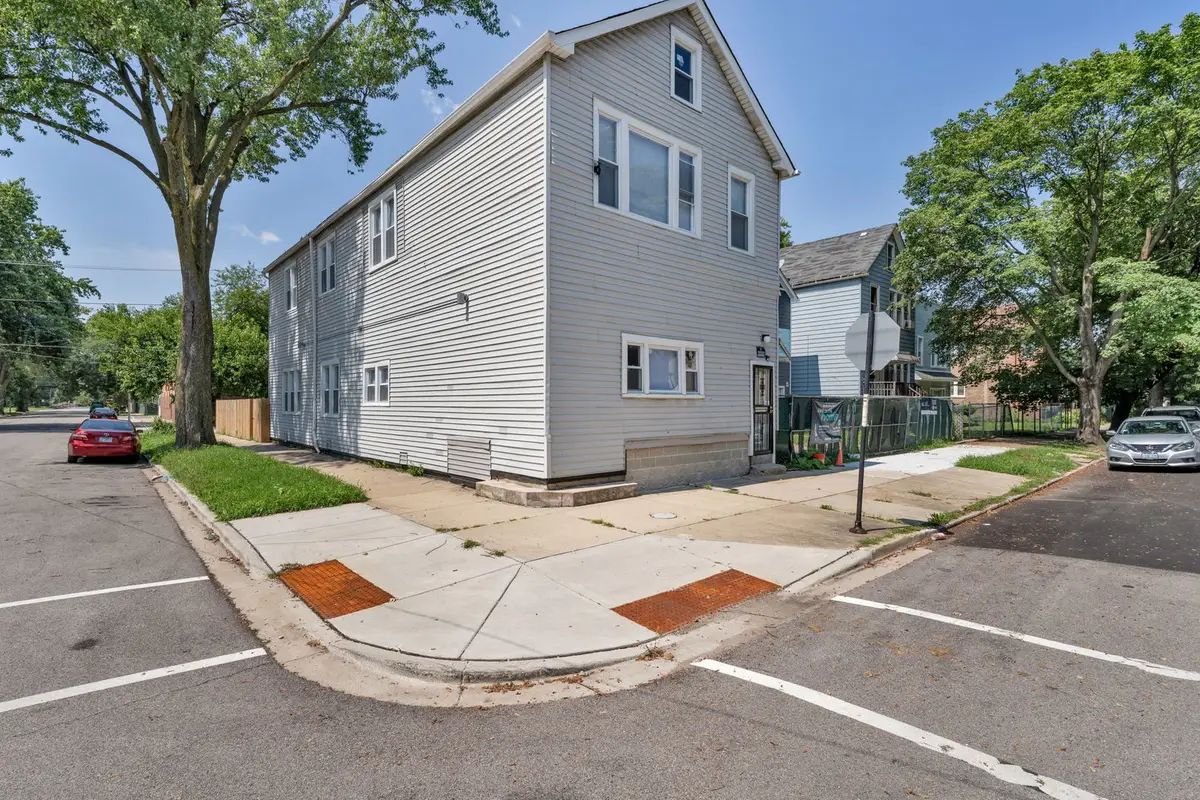 5256 S Carpenter Street, Chicago, IL 60609 - #1