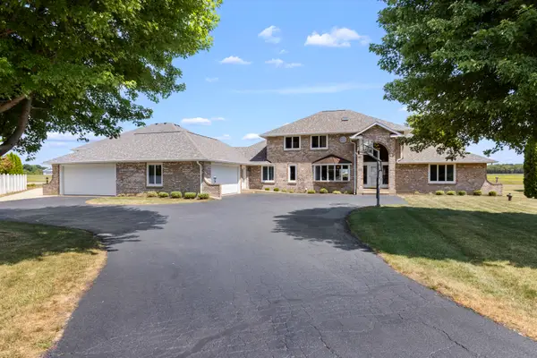 2601 Cessna Circle, Poplar Grove, IL 61065