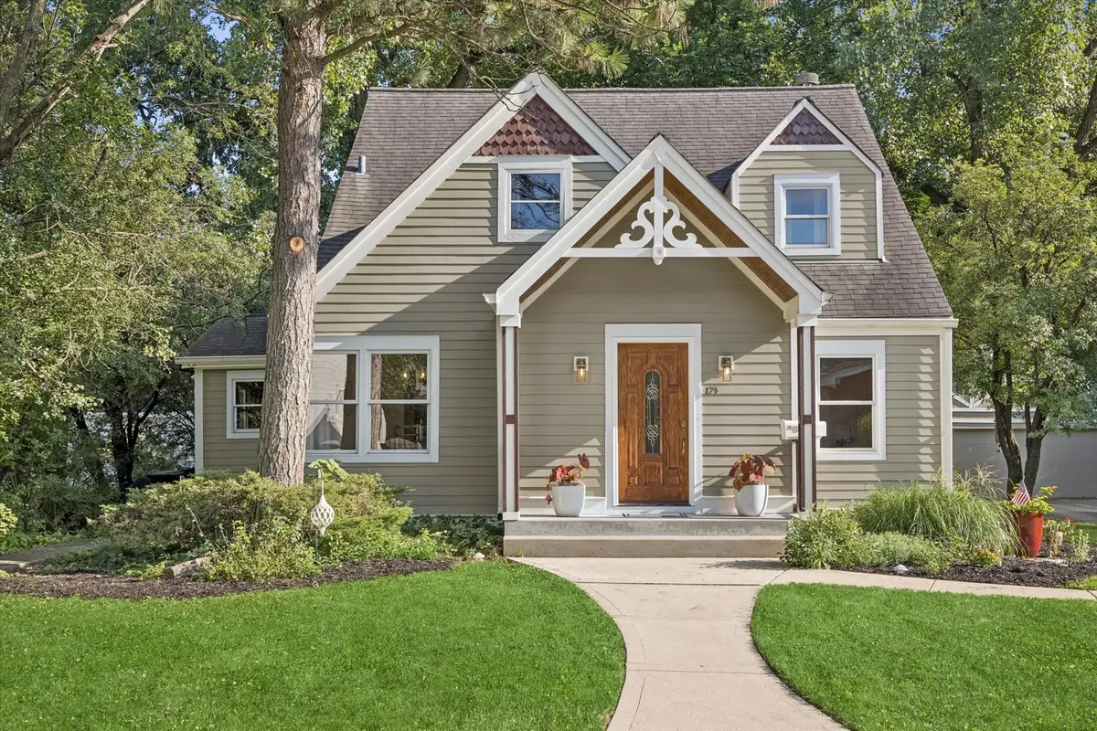 175 W Burlington Street, Riverside, IL 60546 - #1