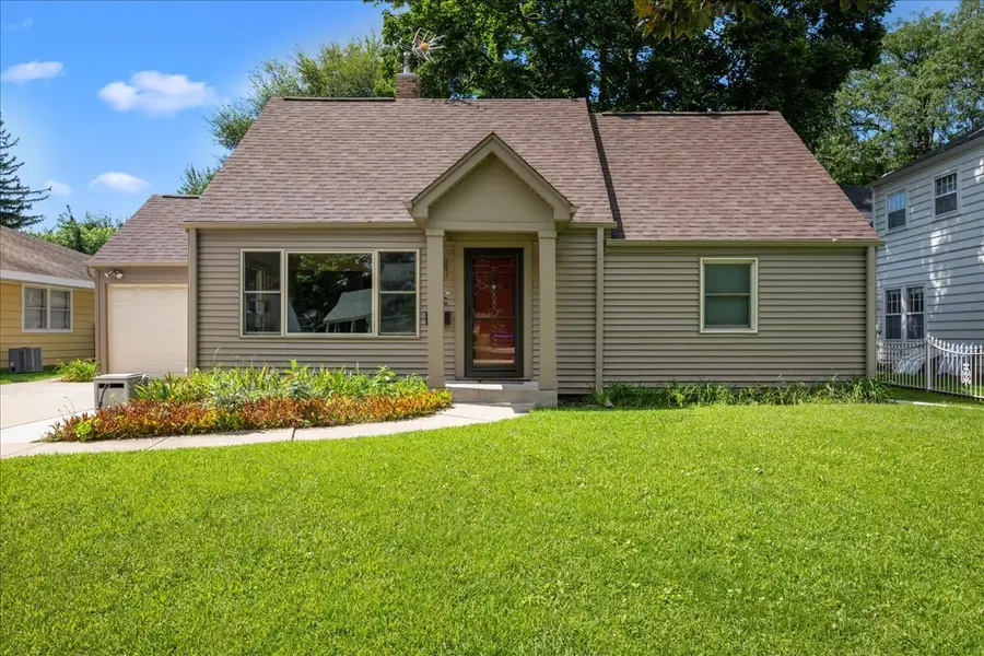 207 S Randall Road, Aurora, IL 60506 - #2