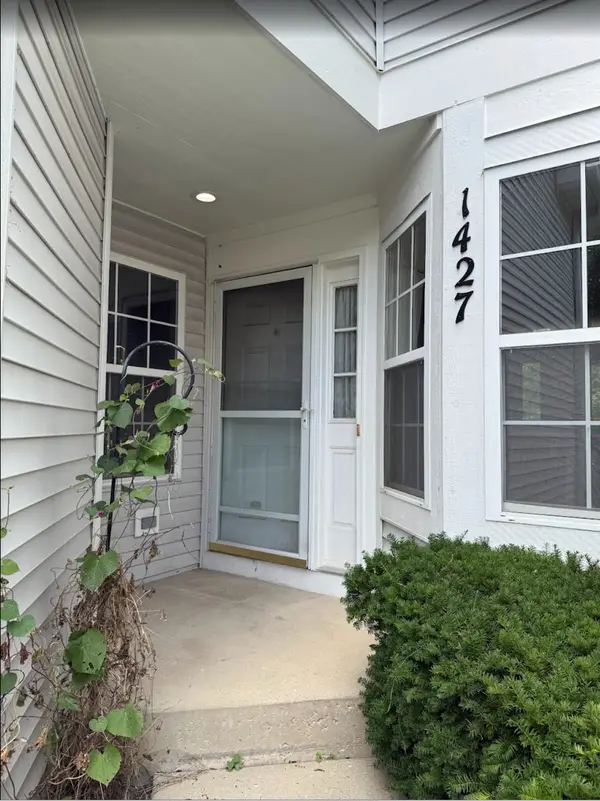1427 Meadowsedge Lane, Carpentersville, IL 60110