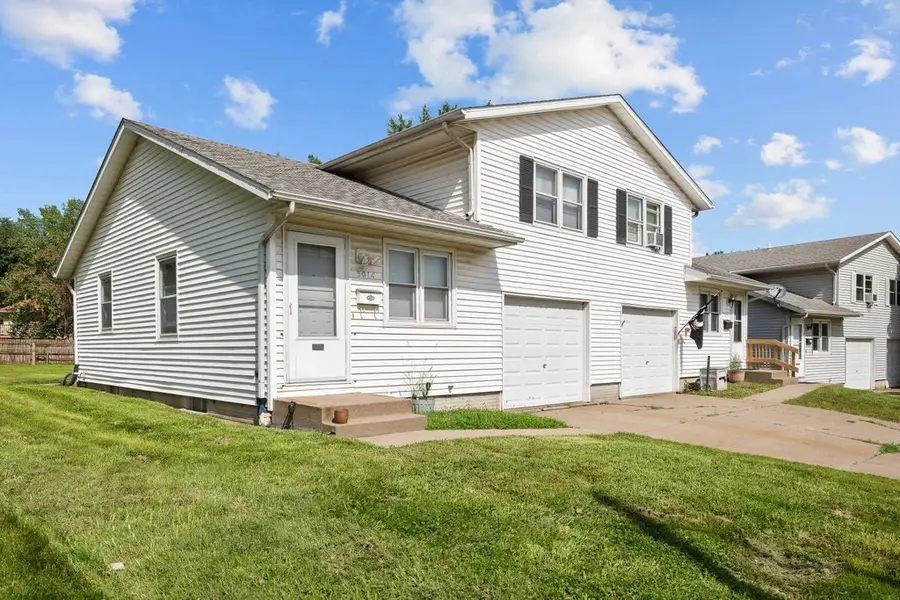 3014 N Michigan Avenue, Davenport, IA 52804 - #2