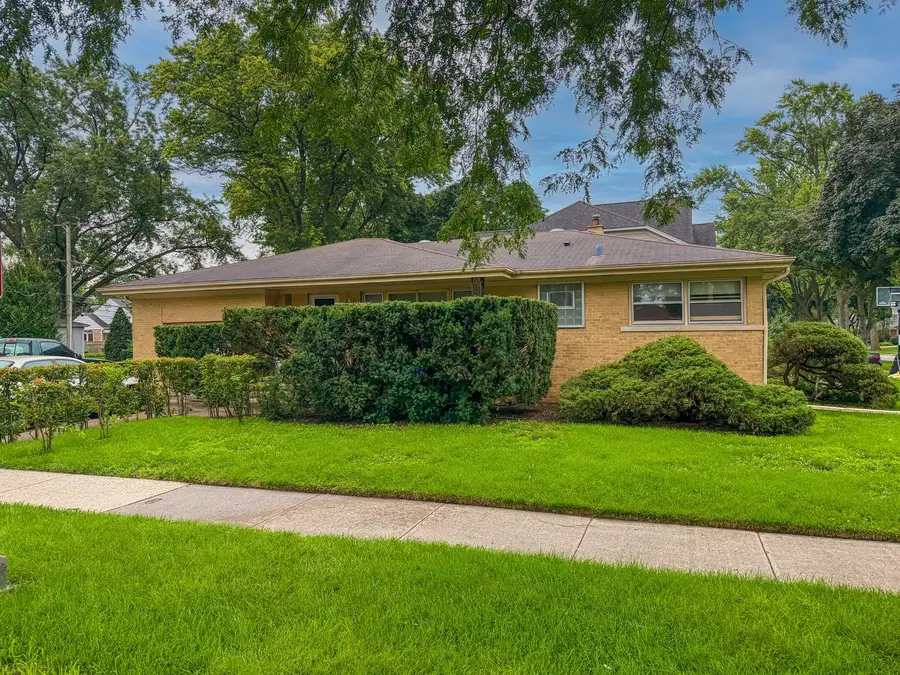 2105 E Kensington Road, Arlington Heights, IL 60004 - #3