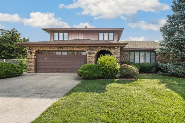 10917 Circle Court, Palos Hills, IL 60465