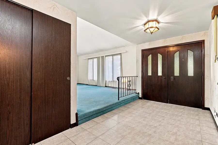 10917 Circle Court, Palos Hills, IL 60465 - #3