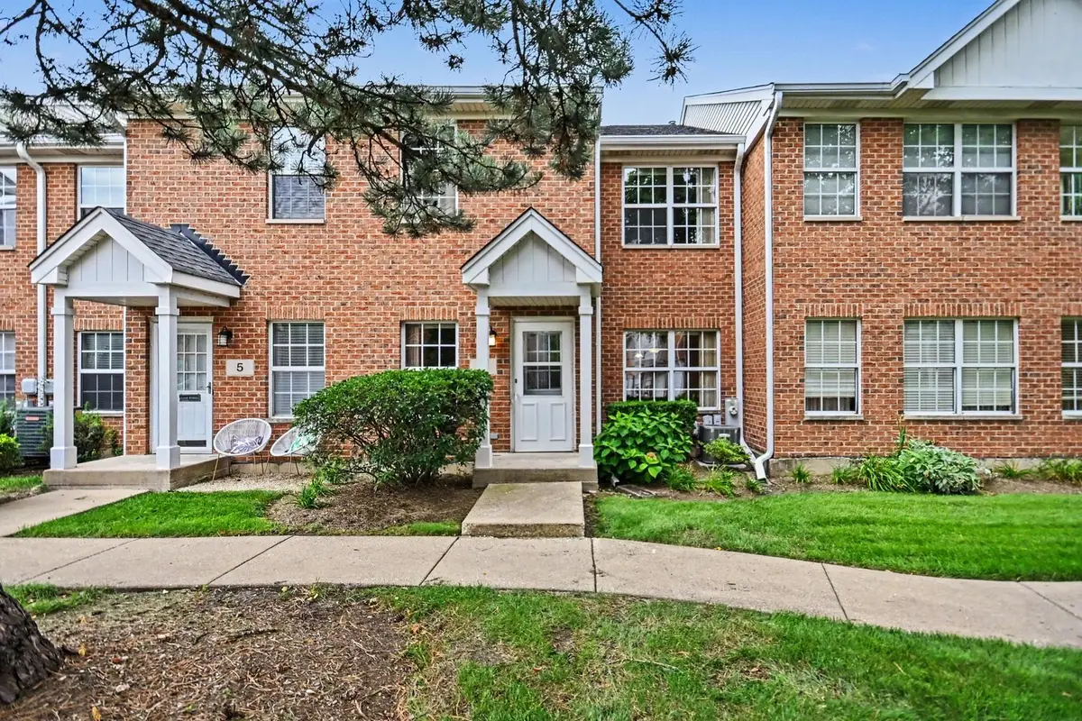 3 4 Seasons Court, Elmhurst, IL 60126 - #1