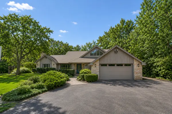 1543 N Saint Marys Road, Green Oaks, IL 60048