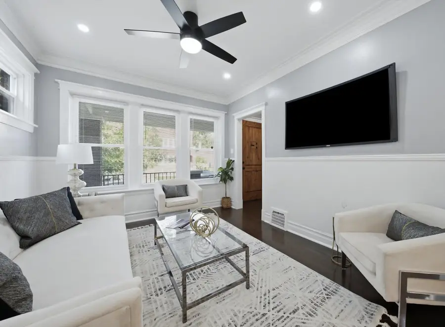7545 S Rhodes Avenue, Chicago, IL 60619 - #2