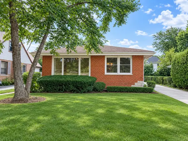 124 Harlem Avenue, Glenview, IL 60025