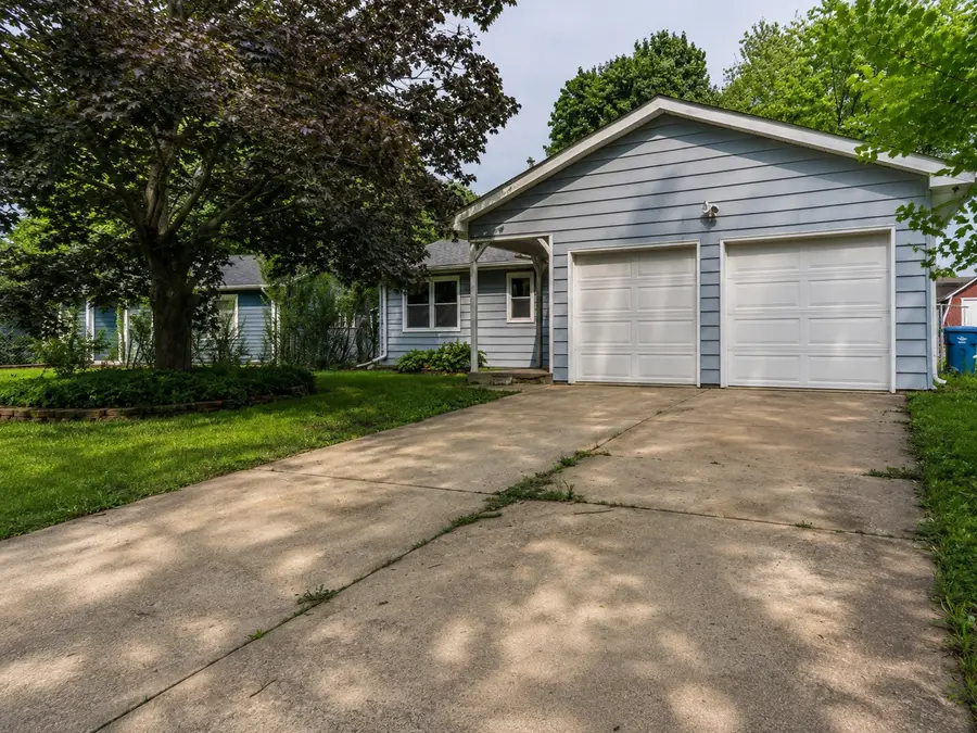 1721 Daisy Street, Aurora, IL 60505 - #2