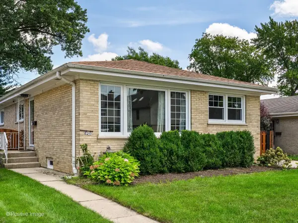 8211 Mango Avenue, Morton Grove, IL 60053