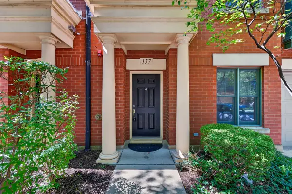 157 Festival Court, Elgin, IL 60120