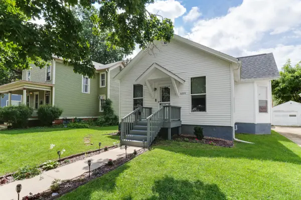 609 E Market Street, Bloomington, IL 61701
