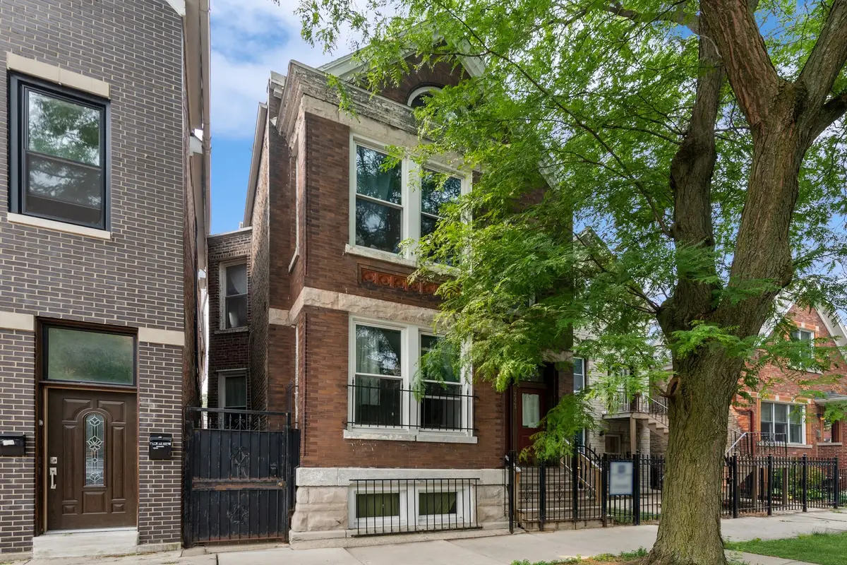 2323 W Charleston Street, Chicago, IL 60647 - #1