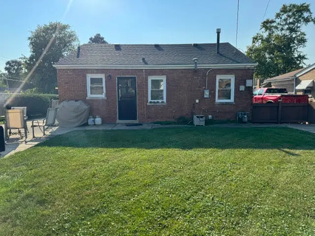9855 S Campbell Avenue, Evergreen Park, IL 60805 - #2