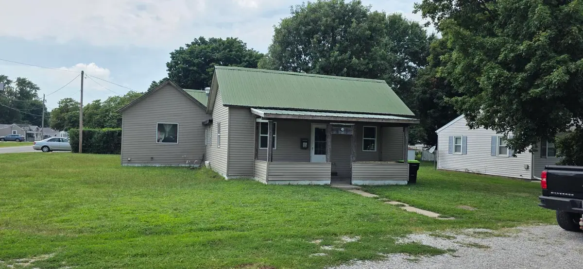700 N Carico Street, Tuscola, IL 61953 - #1