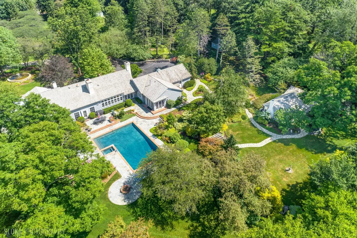 373 W County Line Road, Barrington Hills, IL 60010 - #1