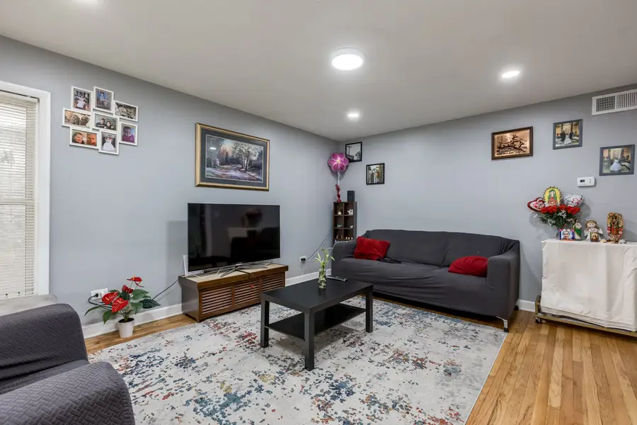 5038 N Harding Avenue, Chicago, IL 60625 - #3