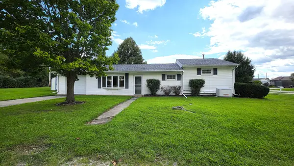 208 E 8th Avenue, Colona, IL 61241
