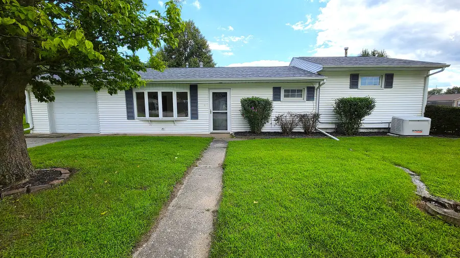 208 E 8th Avenue, Colona, IL 61241 - #2
