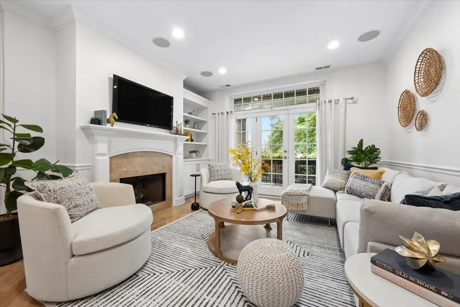725 W Diversey Parkway #2W, Chicago, IL 60614 - #3