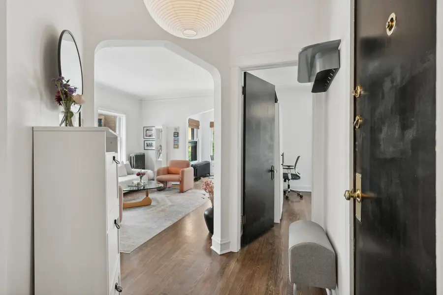 551 W Surf Street #3W, Chicago, IL 60657 - #2