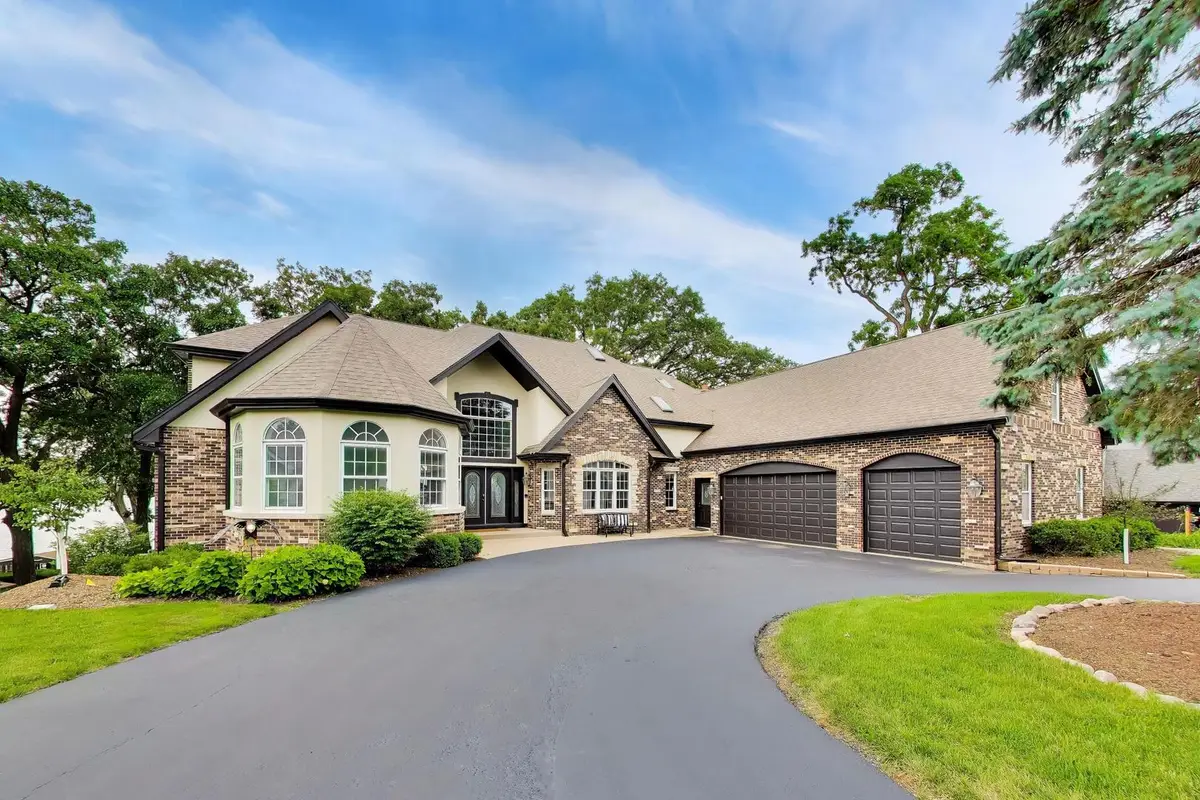 605 Lake Shore Boulevard, Wauconda, IL 60084 - #1