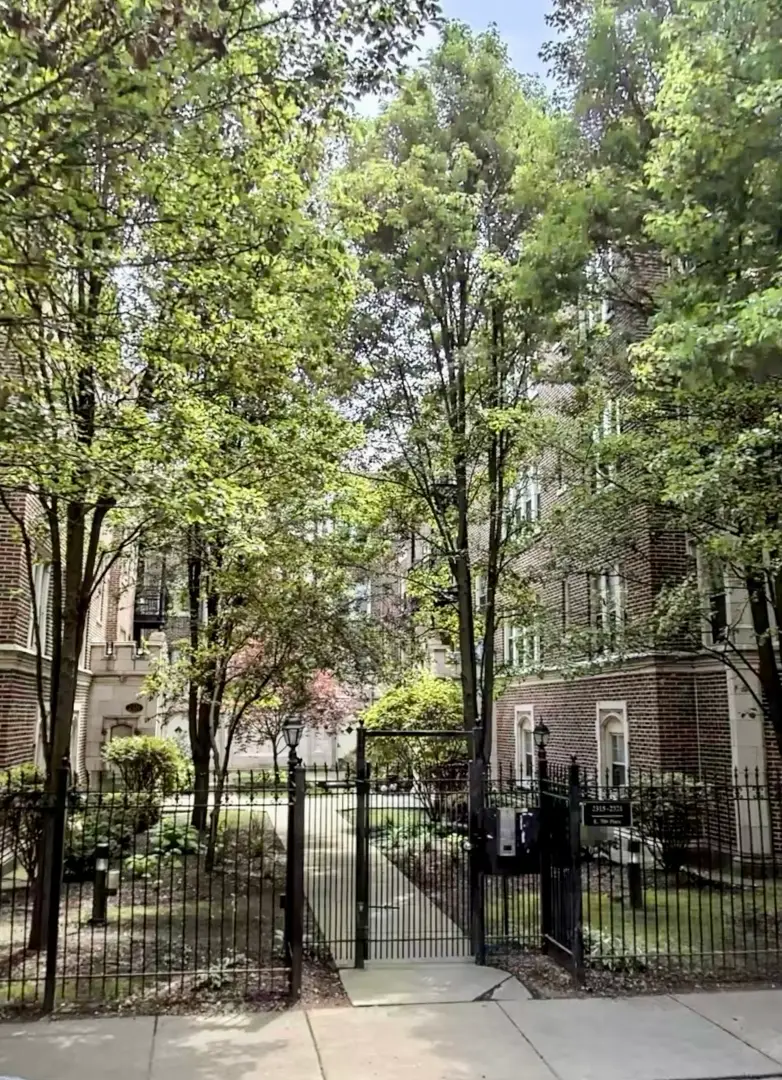 2315 E 70th Place #213, Chicago, IL 60649 - #1