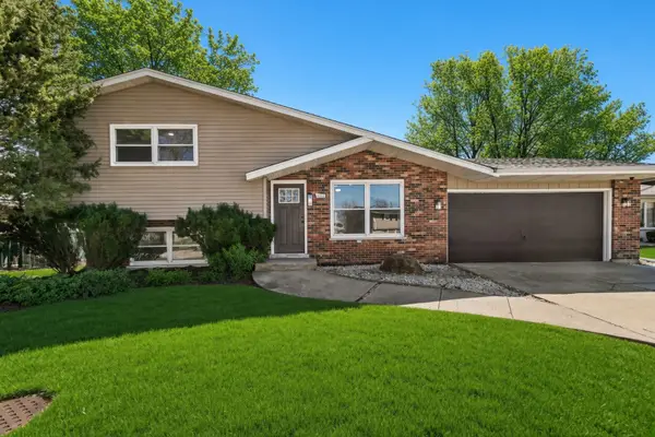 6151 Victoria Drive, Oak Forest, IL 60452
