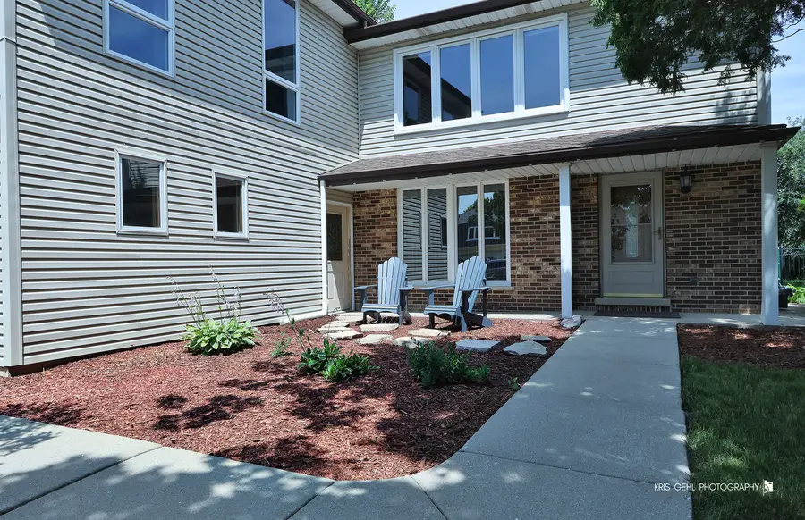 1000 E Ardyce Lane, Mount Prospect, IL 60056 - #2