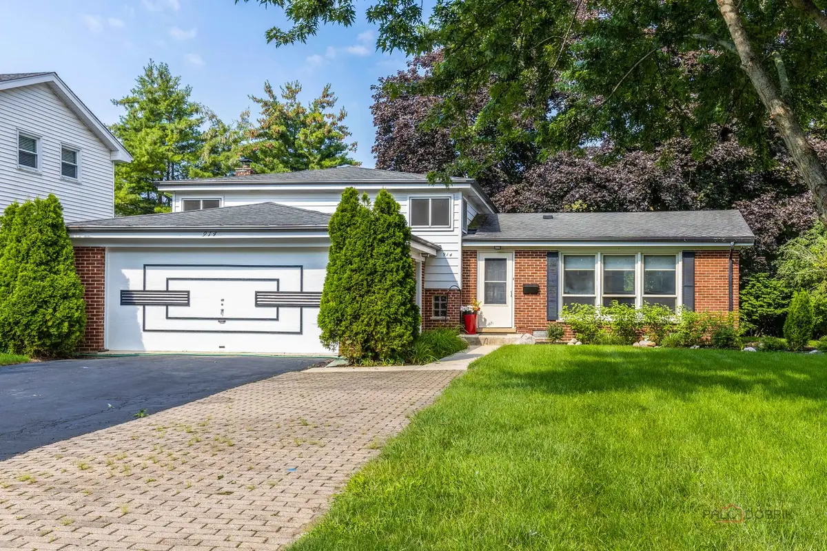 914 S Arlington Heights Road, Arlington Heights, IL 60005 - #1