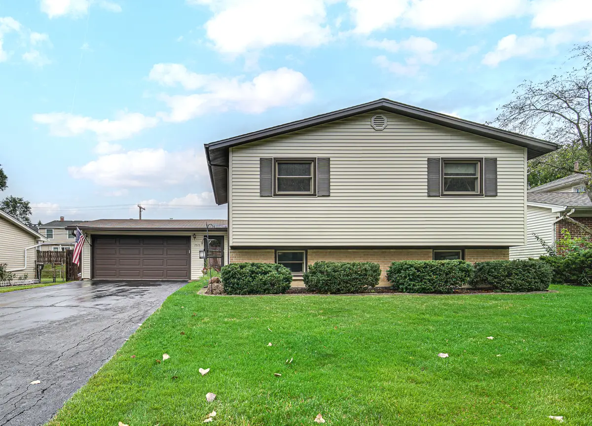 7515 Northway Drive, Hanover Park, IL 60133 - #1