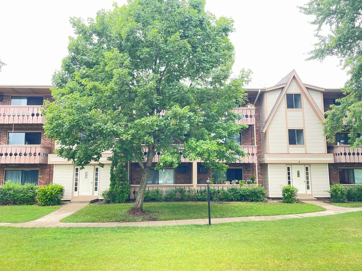 4 Parkside Court #7, Vernon Hills, IL 60061 - #1