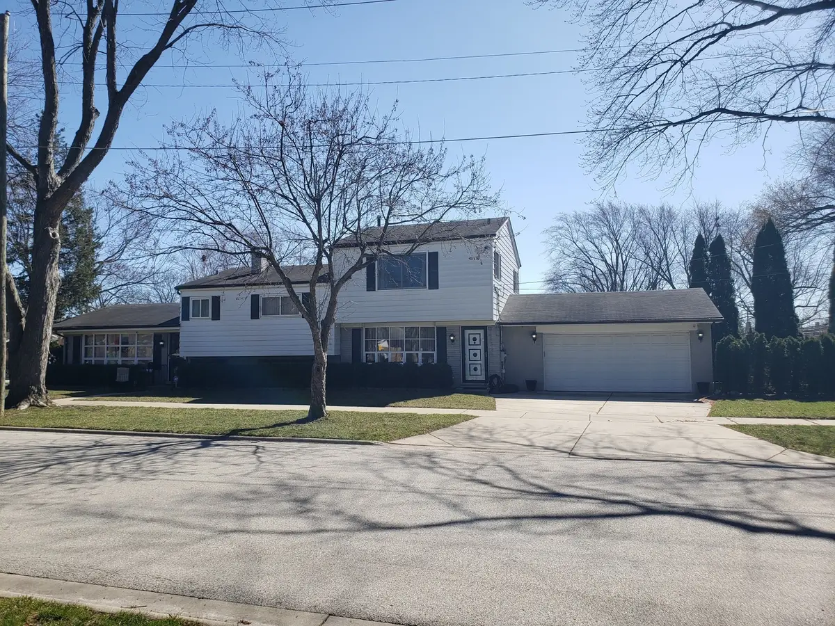400 S Mount Prospect Road, Mount Prospect, IL 60056 - #1