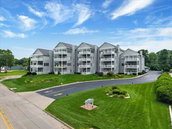 4412 River Drive #402, Moline, IL 61265