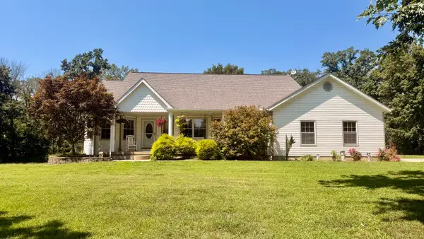 18205 Irvington Road, Centralia, IL 62801