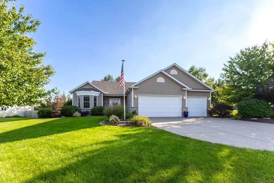 414 Fenceline Drive, Blue Grass, IA 52726 - #3