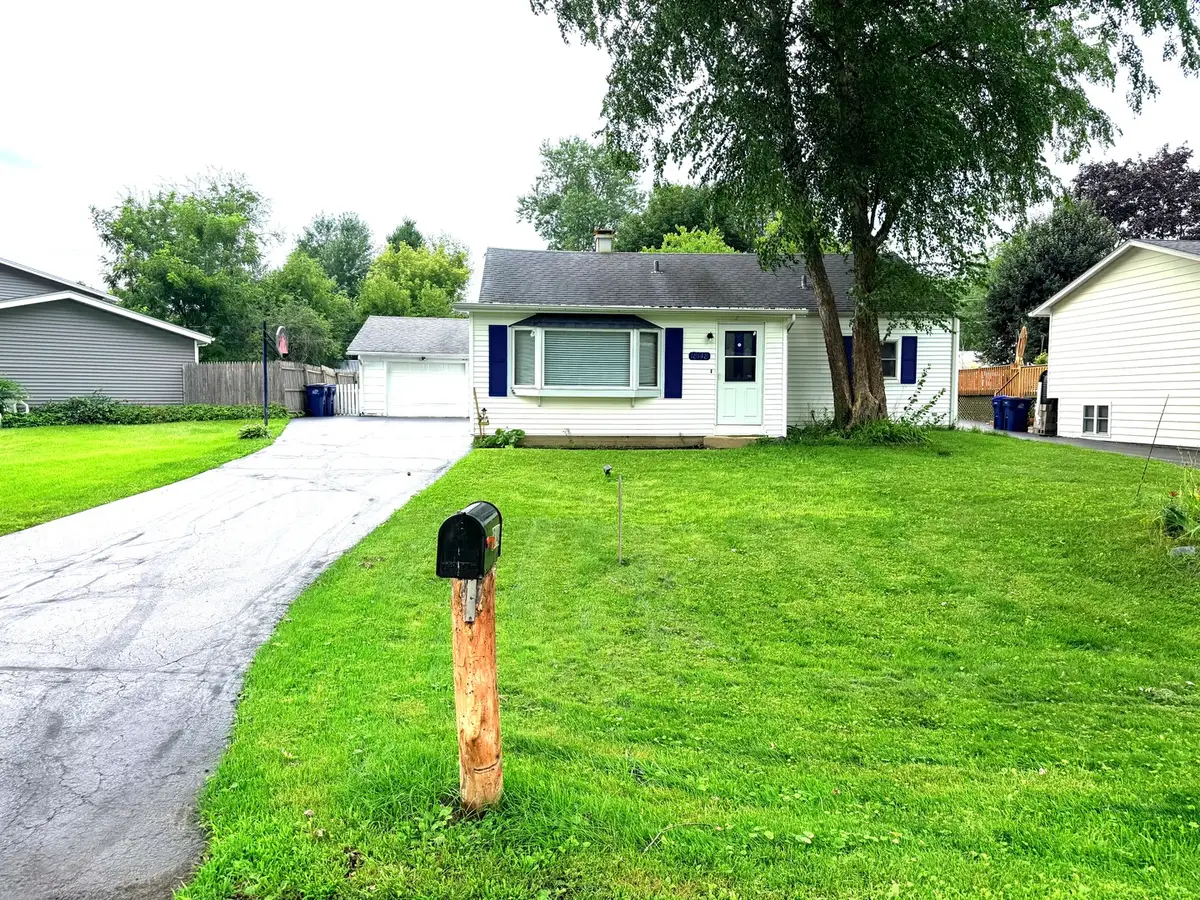 18148 W Valley Drive, Grayslake, IL 60030 - #1