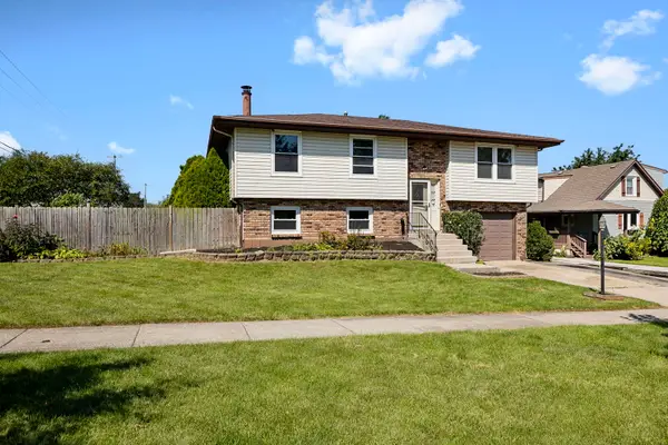 15642 Latrobe Avenue, Oak Forest, IL 60452