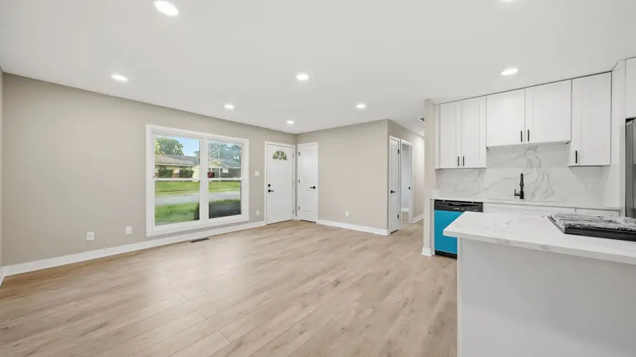 706 Halstead Avenue, Romeoville, IL 60446 - #3