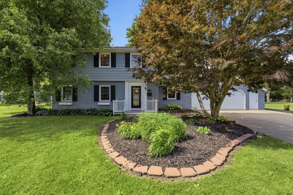 17 Sunset Circle, Bettendorf, IA 52722 - #1