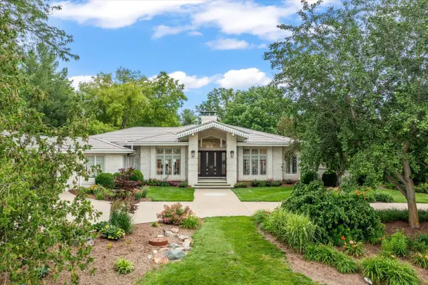 1304 Cross Creek Road, Mahomet, IL 61853