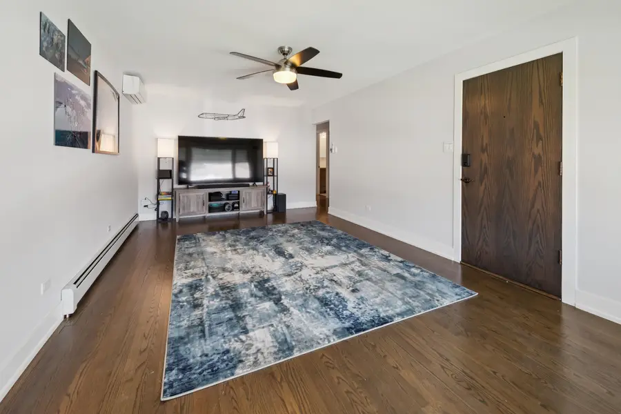 6845 W Leland Avenue, Harwood Heights, IL 60706 - #3